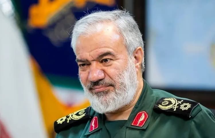 تجدیدمیثاق وزیر، معاونان و کارکنان وزارت خارجه با آرمان‌های امام (ره)