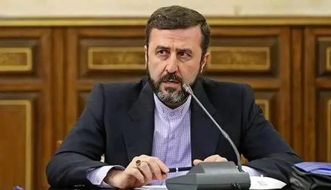 پزشکیان: اگر دانشگاه‌ها بتوانند طرحی ارائه دهند که موجب کاهش ۲۰ درصدی مصرف انرژی شود، دولت آماده است مابه‌التفاوت آن را به دانشگاه‌ها پرداخت کند / امروز کشوری مثل ترکیه، با وجود آن که منابع آبی زیادی دارد و سدهای بزرگی ساخته، باز هم برنامه مقابله با خشکسالی دارد؛ اما ما که آب نداریم، چنین برنامه‌ای هم نداریم