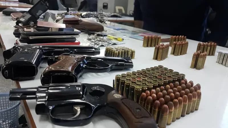 کشف اسلحه و مهمات در یک آرایشگاه توسط سپاه