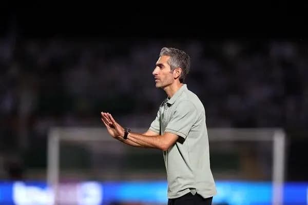 مجتبی جباری همچنان روی مواضع‌اش پافشاری می‌کند