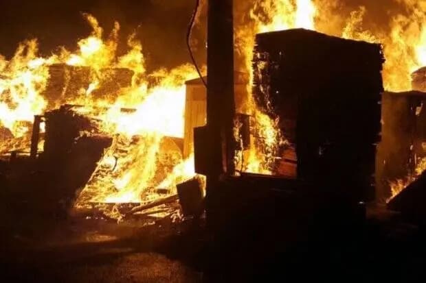 یک کشته و ۷ مصدوم در انفجار مخزن گاز در فولاد خالدآباد 