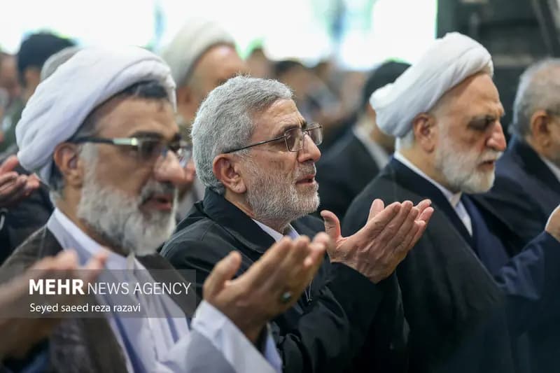 تصاویری از سردار قاآنی و اژه‌ای در نماز عید قربان