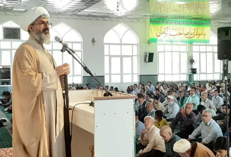 مسئولان در مبارزه با فساد جدی تر باشند
