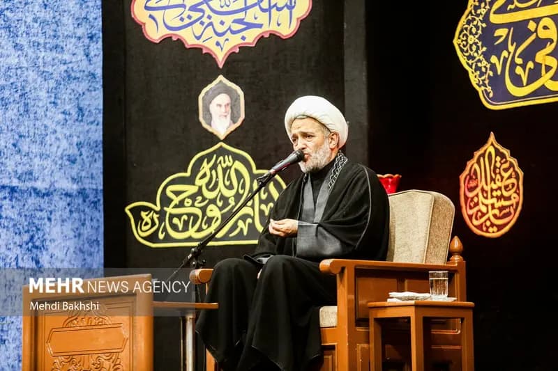 نگاه امام خمبنی(ره) به قیام نگاهی الهی و از سر تکلیف بود