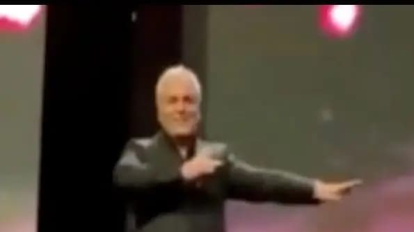 فیلم آواز باشکوه مهران مدیری ! / در کنسرتش دید ملت صٌمٌ بٌکم نشستن آذری رقصید سالن به وجد اومد !