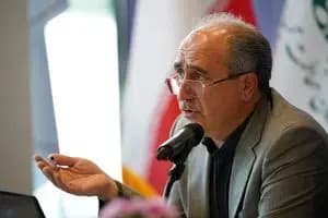  کاهش ۱۸ درصدی مهاجرت پزشکان و ۳۵ درصدی پرستاران / وزیر بهداشت خبر داد