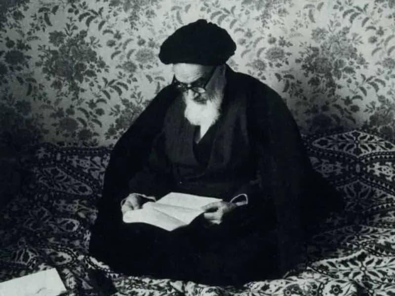 انتظار فرج از نیمه خرداد کشم؛ مرور ۱۰ غزل از امام خمینی (ره)