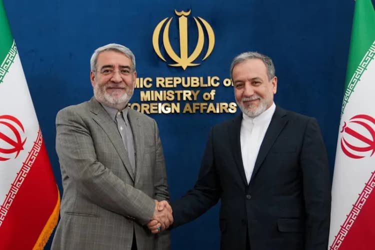 عراقچی: سیاست خارجی نه شرقی و نه غربی به معنای نفی روابط با غرب و شرق نیست / مبنای حرکت ما در مذاکرات نفی سلطه است / این که طرف‌های مقابل می‌گویند ایران نباید غنی‌سازی داشته باشد، یک جور تحمیل است؛ این چیزی نیست که مردم ایران زیر بار آن بروند