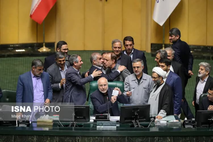 واکنش عراقچی به پیشنهاد عمان درباره مذاکره با آمریکا: بررسی می‌کنیم!