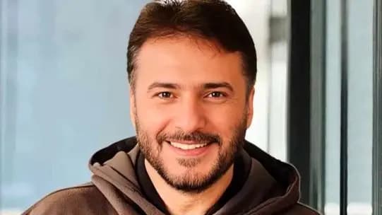 واکنش دیدنی سید جواد هاشمی با دیدن قیمت یک کیلو زردآلو!