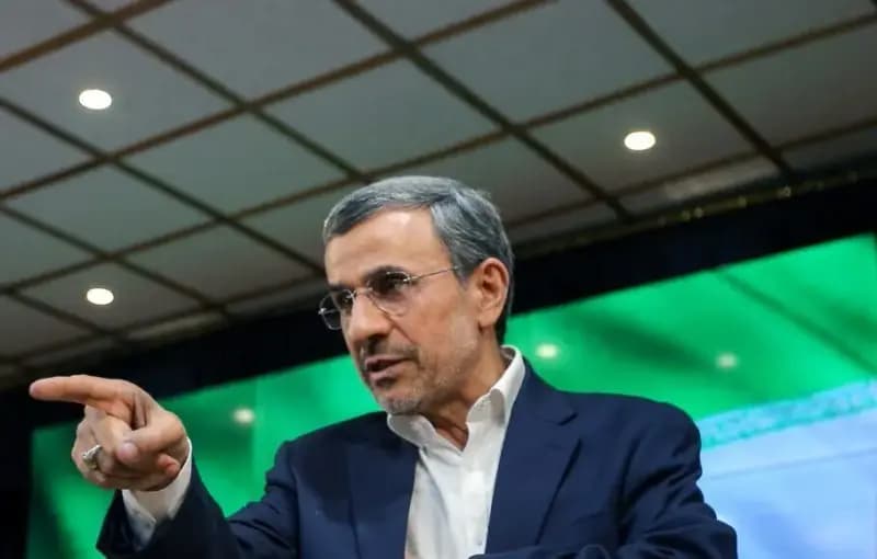 چه کسانی با احمدی‌نژاد از کشور خارج شدند؟ + تصویر
