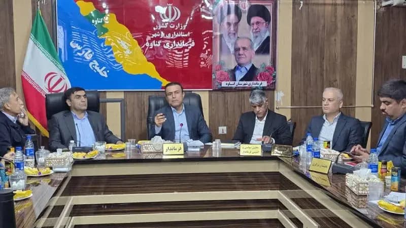 تاسیسات و شرکت‌های نفتی از نیروهای بومی استفاده کنند