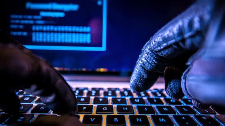 پاسخ قاطع عراقچی به انگلیس