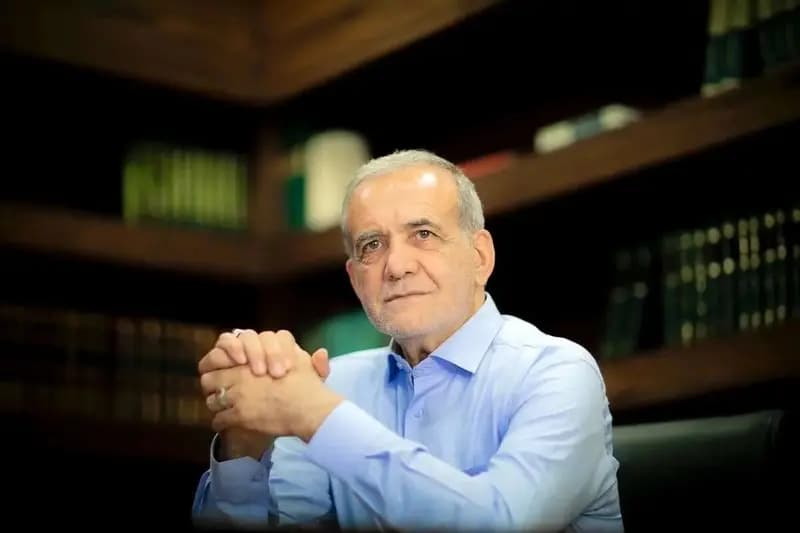 پزشکیان : دانشگاه‌ها و استادان دانشگاه باید مسیرها اشتباه و راه درست را نشان دهند