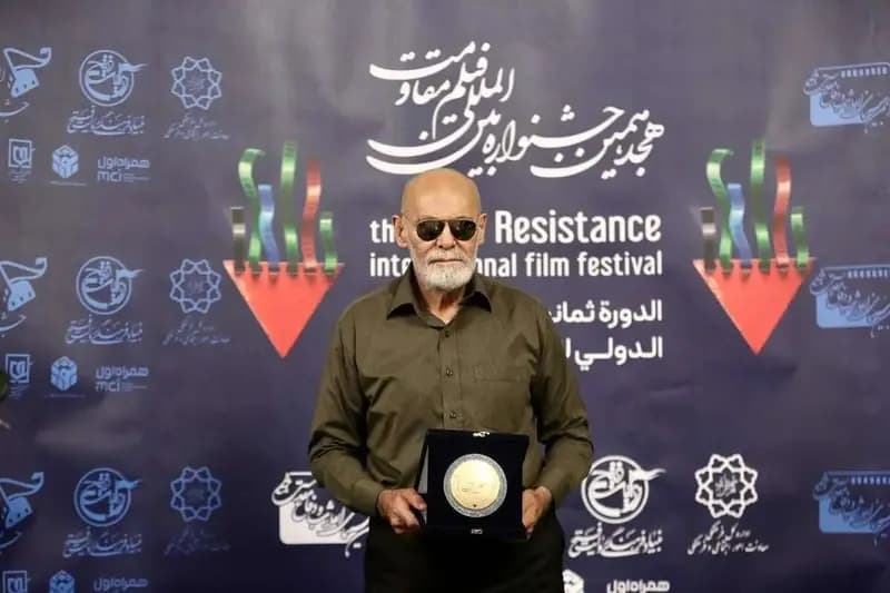 ژست ویژه جمشید هاشم‌پور کنار فرمانده سپاه وایرال شد! +عکس