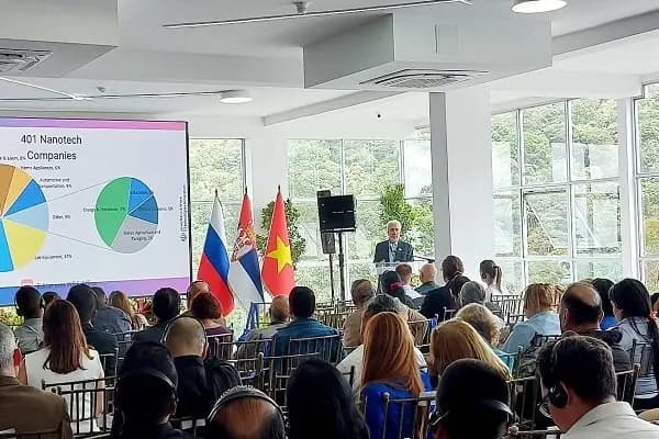 هیئت‌ تجاری ۷ کشور با پیشرفت‌های ایران در حوزه نانو آشنا شدند