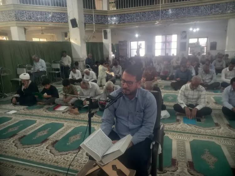 فیلم ابتکار حیرت آور دزدان برای سرقت از یک مغازه در بلوار طلاییه ! / با گونی های آبی رنگ : کارگران در حال کارند !