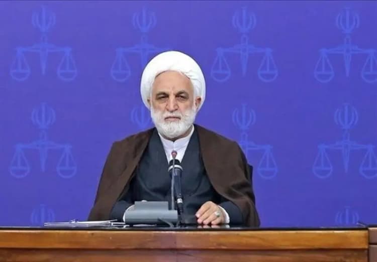 قاسمیان آزاد و از عربستان اخراج شد