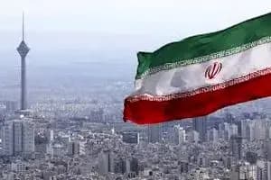 وایرال شدن ویدیوی پاراگلایدر سواری که در ۲۸ هزار پایی یخ زد