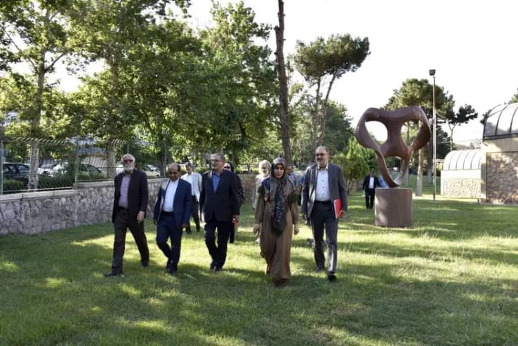 این جاده برای یک روز مسدود شد