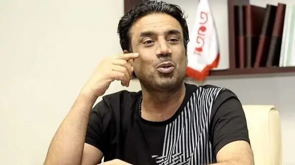 عکس های  دکوراسیون جذاب خانه مجردی ساناز سعیدی با قاب عکس نقاشی خودش ! / بی عشق سر مکن که دلت پیر می شود !