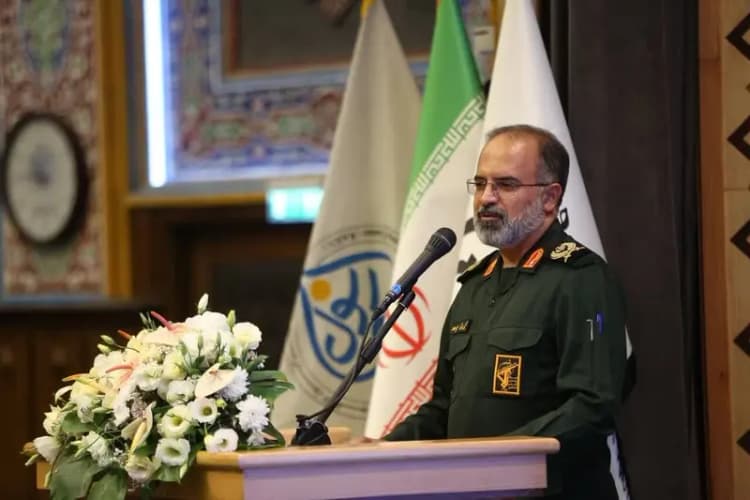 یزد به علت آلودگی هوا فردا دوشنبه تعطیل شد/ امتحانات مدارس برقرار است
