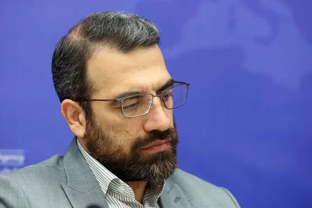 حضور در مرقد برای مراسم سالگرد امام(ره)