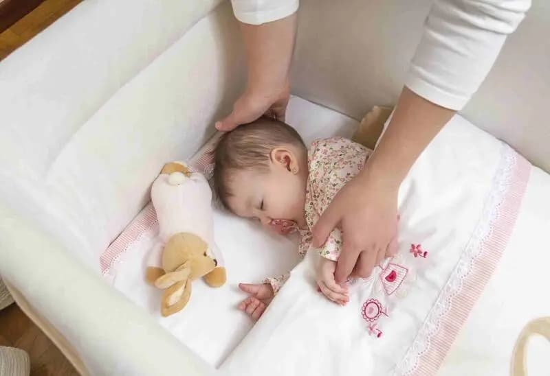 کودک از چه سنی باید در اتاق خود بخوابد؟