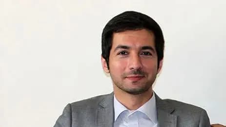 فیلم / کمند امیرسلیمانی بازیگر ناریا: تهدیدم کردند که دیگه نمیذاریم خودت و پدرت و برادرت توی تلویزیون بازی کنی و من رو مجبور به مهاجرت کردند !