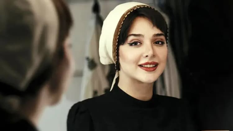 فیلم شاهکار خوانندگی آهنگ گلوبند عرفان طهماسبی در اولین کنسرت رسمی اش بدون ذره ای استرس/ تو رقص ماه و کارون جنون عشق مجنونی !