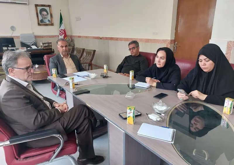 خبرنگاران نقشی بی بدلیل در جامعه دارند
