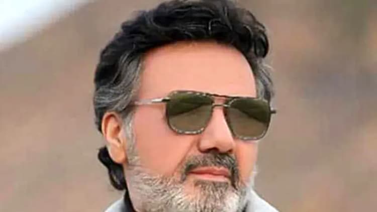 فیلم شاهکار خوانندگی آهنگ گلوبند عرفان طهماسبی در اولین کنسرت رسمی اش بدون ذره ای استرس/ تو رقص ماه و کارون جنون عشق مجنونی !