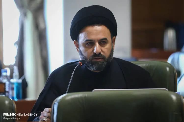 استاندار اصفهان از ارتباط استانداری با پیامک‌های حجاب خبر ندارد؟!/ تشکیل شعبه حمایت از آمران به معروف در اصفهان به چه معنا است؟