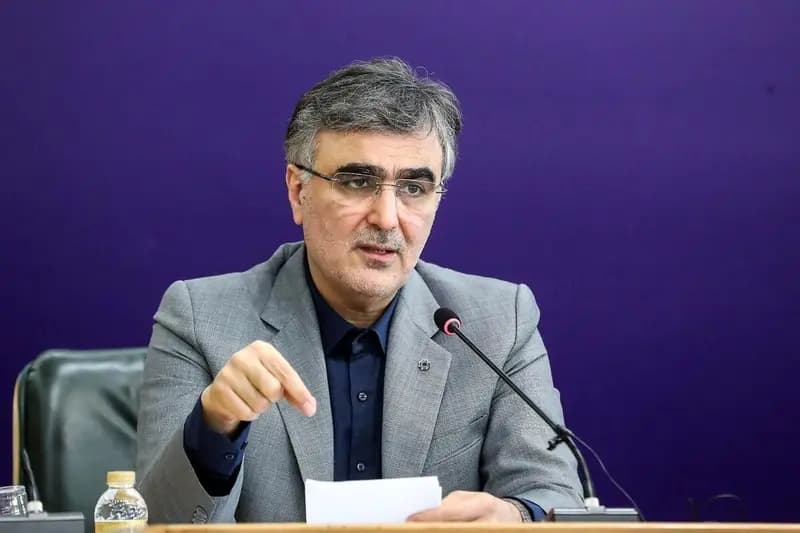آقای رئیس بانک مرکزی بخاطر افغانستان سیستم مالی کشور را قفل نکنید!