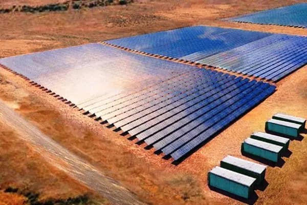 طرح احداث مزرعه خورشیدی برای دستگاه‌های اجرایی خراسان جنوبی