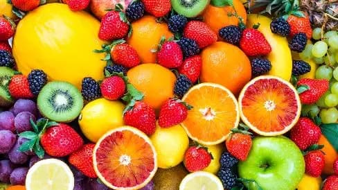این 5 باور اشتباه درباره میوه‌ ها را باور نکنید!