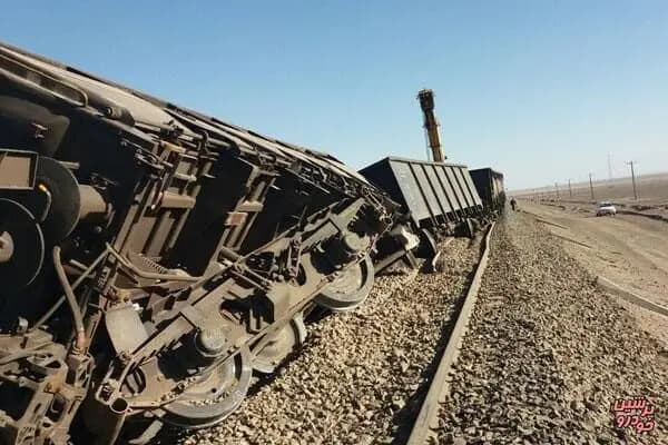 خروج چند واگن باری در لرستان/ انسداد مسیر ریلی شمال – جنوب/ حادثه خسارت جانی در پی نداشت