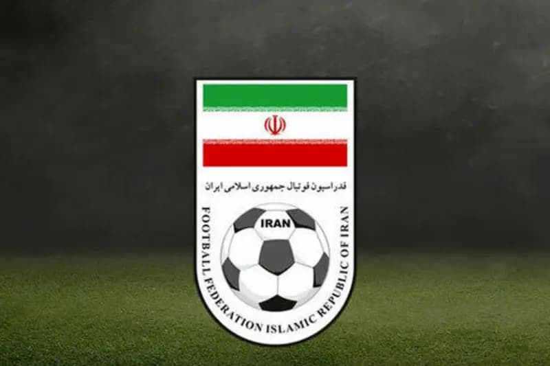 چرا میلیاردها میلیارد تومان بودجه به فدراسیون فوتبال می دهید؟/ پول را می گیرند ،به ریش همه هم می خندند