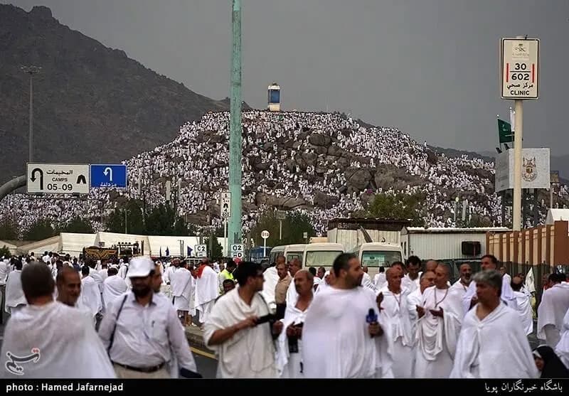 یک زن اهل توگو نوزاد خود را در صحرای عرفات به دنیا آورد +عکس