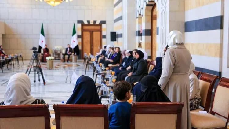 رقصی که کار دست نماینده مجلس داد