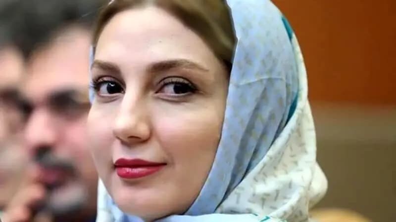 فیلم / نگاهی به چیدمان شاهانه و جذاب خانه حدیث میرامینی و همسرش/ از فرش اصیل ایرانی تا کتابخانه و مبلمان مدرن با تابلوهای هنری !