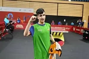 مواظب ستاره تنیس روی میز ایران باشید!