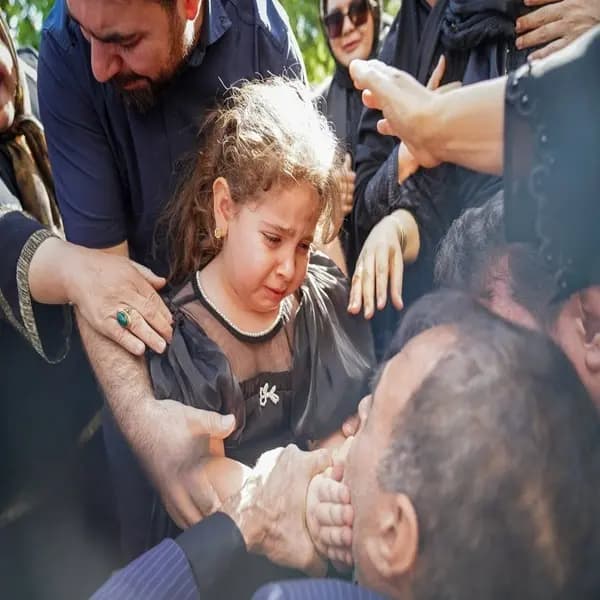 در  سرزمین  ‌دوست
