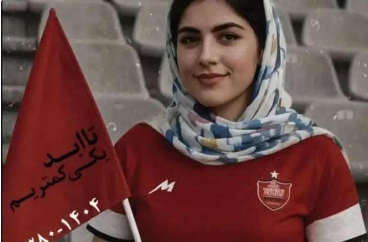 فروش نان کنجدی به قیمت ۴ نان ساده