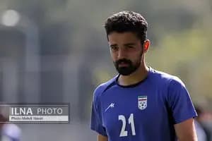درعصر مادی‌گرایی امام خمینی (ره)  پرچم توحید را برافراشت