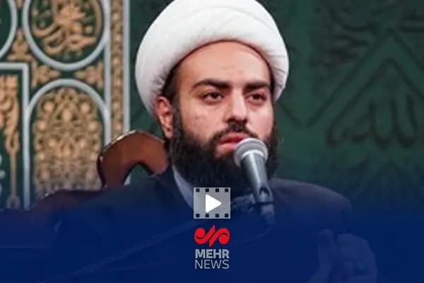 عکسی از پارسا پیروزفر در کنسرت خواننده مشهور