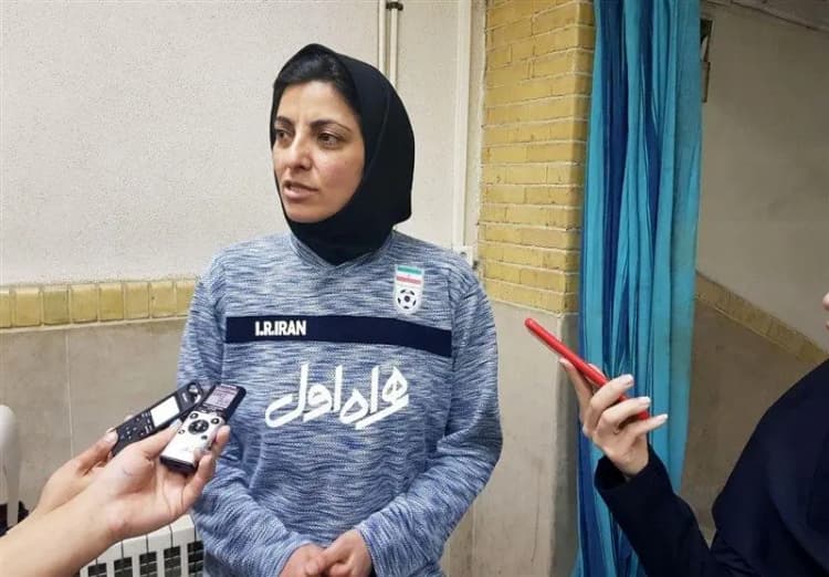 سایه‌روشن‌های یک فصل خاکستری