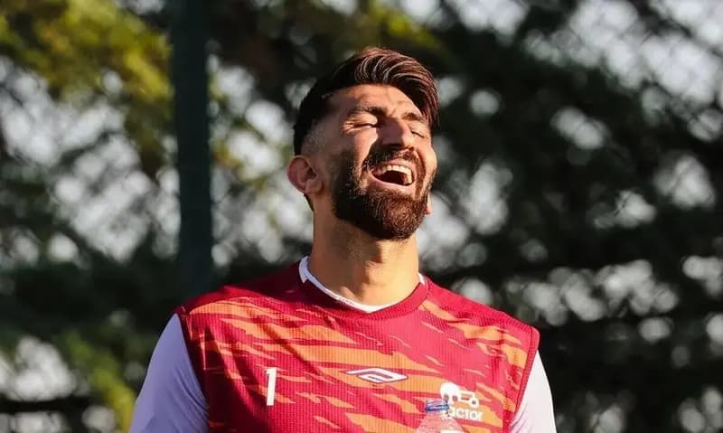 عکس| بیرانوند سند رو کرد؛ من دانشجو هستم این هم کارتم!