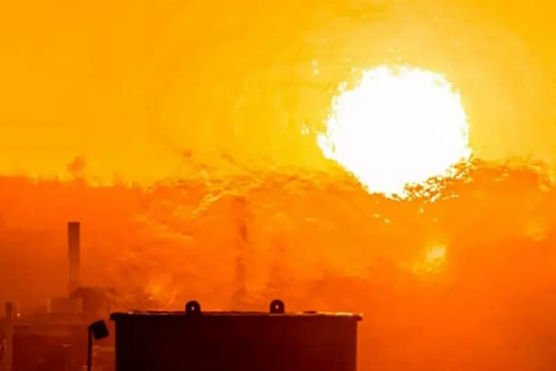آغاز گرمای سوزان بهاری در این شهر به 49 درجه رسید