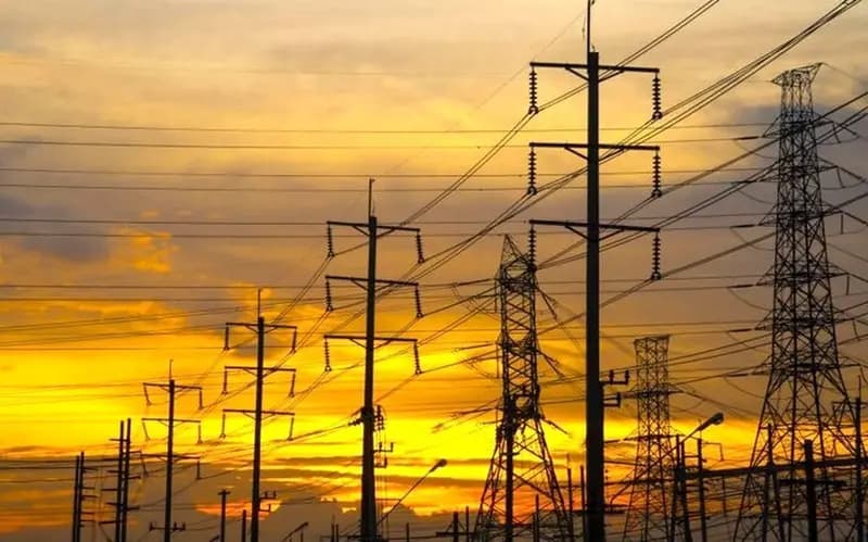 تاثیر ناترازی انرژی روی نرخ ارز / دولت برای انرژی های خورشیدی و تجدیدپذیر برنامه دارد